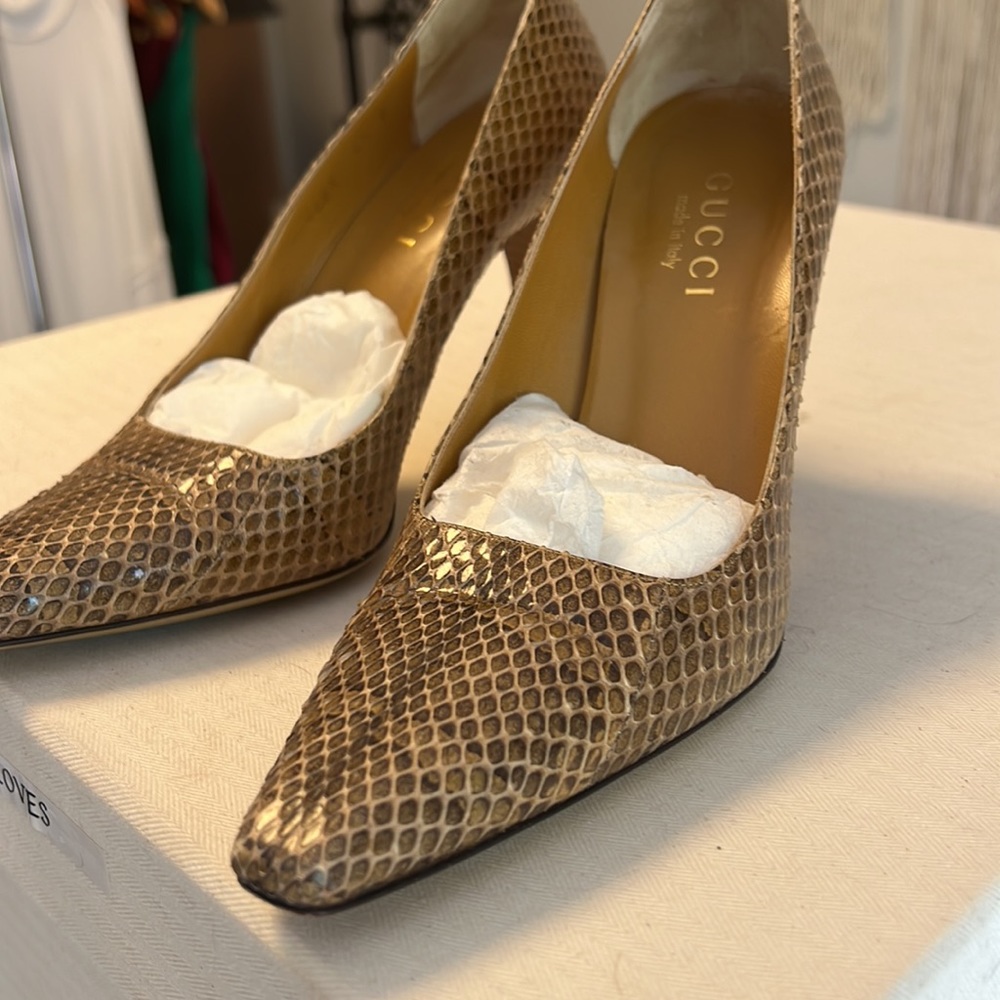 Authentic Gucci Snakeskin Stilettos with wood - Picture 10 of 10